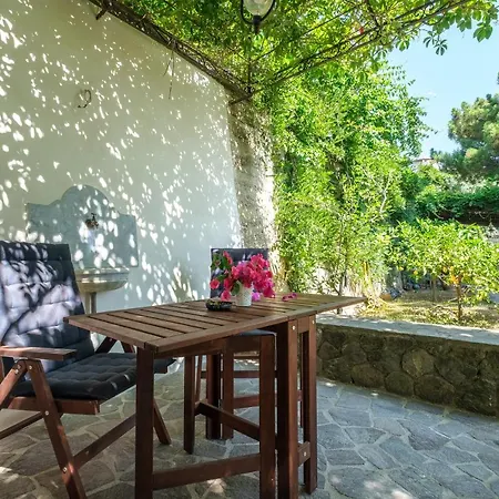 Bougainville * Lipari (Isola Lipari)