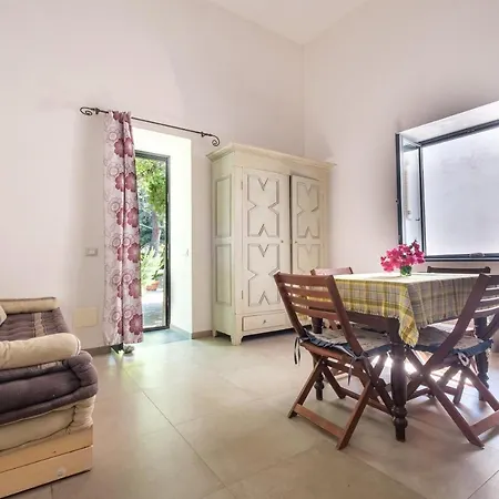 Bougainville Apartment